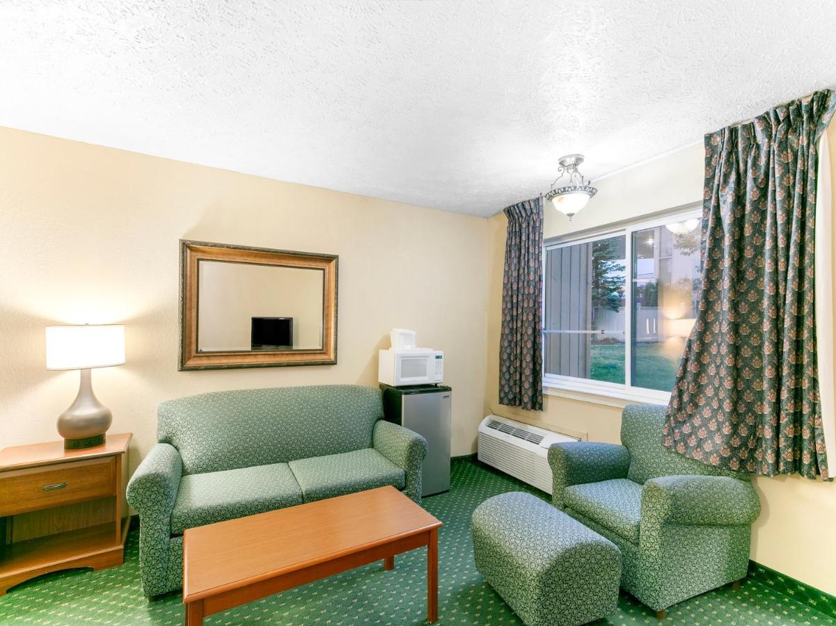 Oyo Hotel Spokane North Ngoại thất bức ảnh